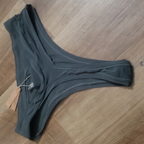 Skims Fits Everyone Deep Sea thong - Picture 2 of 5